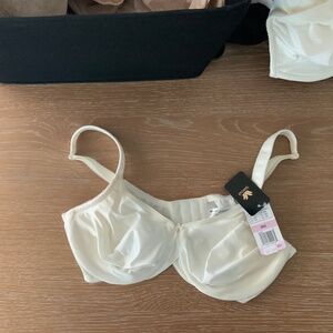 Wacoal BodySuede Full Figure Seamless Underwire Bra